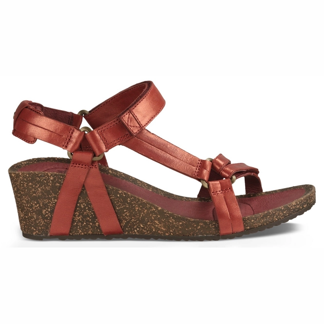 Teva Women Ysidro Universal Wedge Metallic Cayenne Red