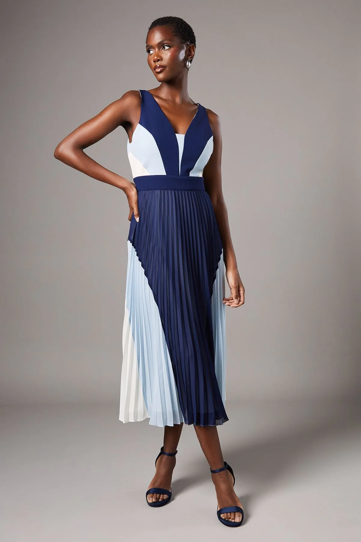 V Neck Pleated Chiffon Panelled Midi Dress