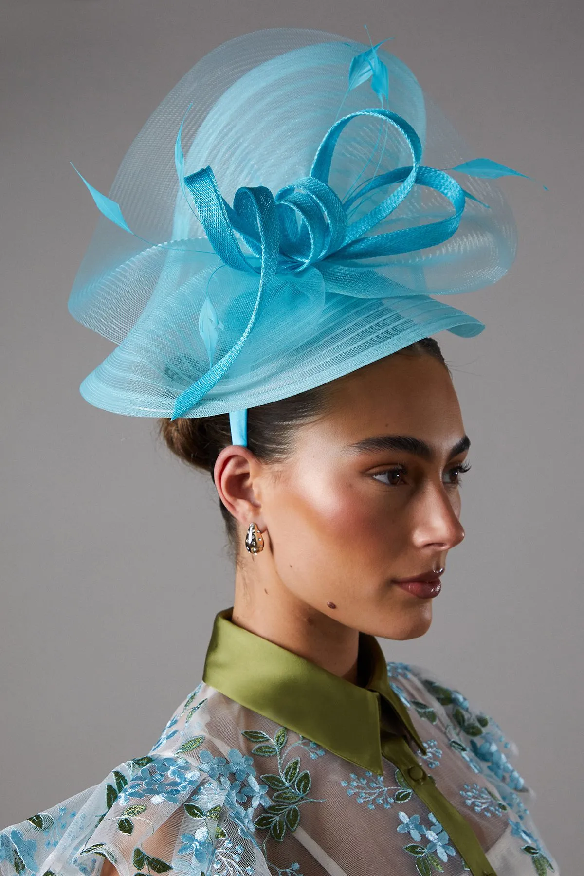 Textured Loop And Feather Fascinator