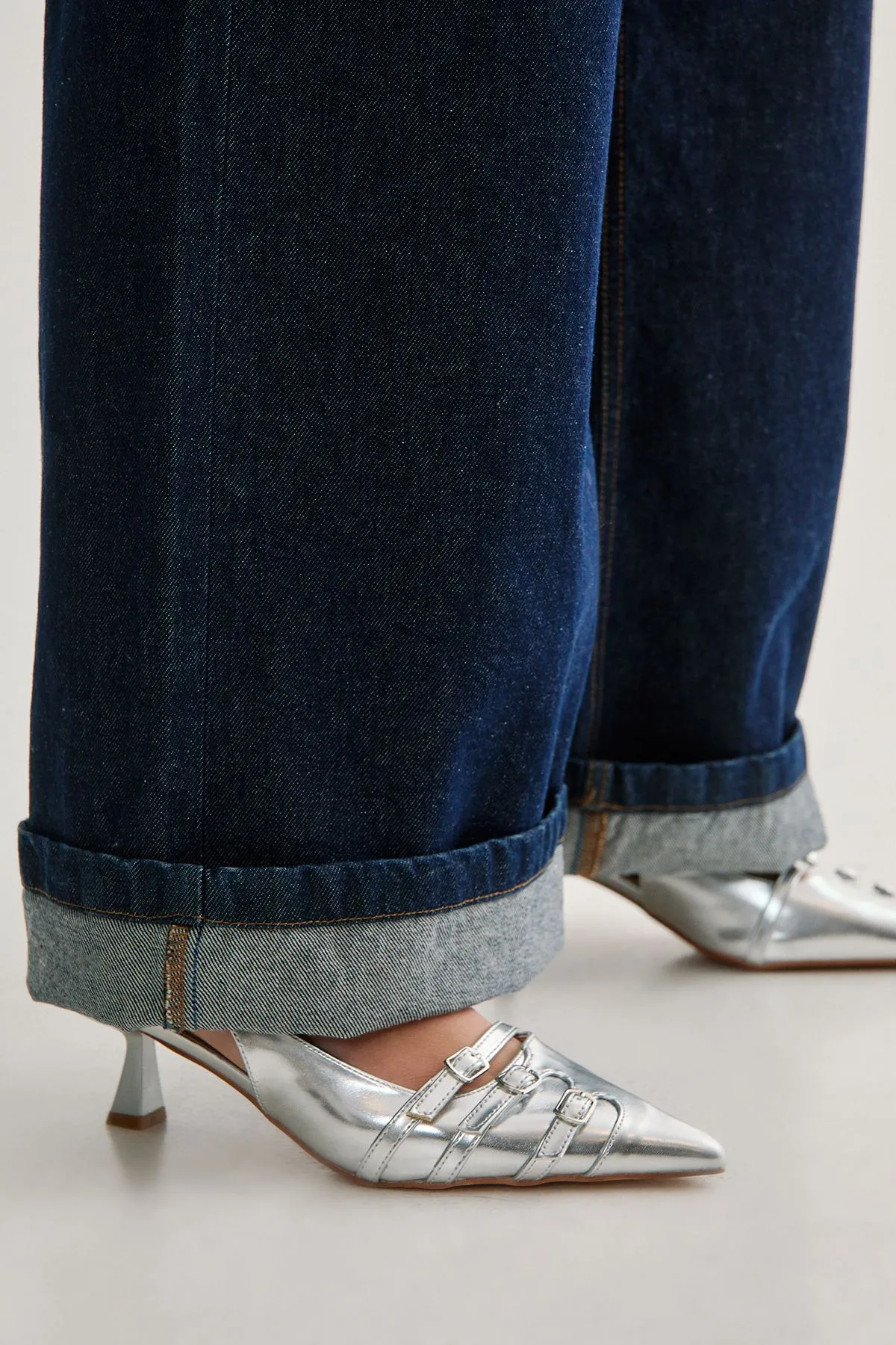 Buckle Detail Pointed Toe Sling Back