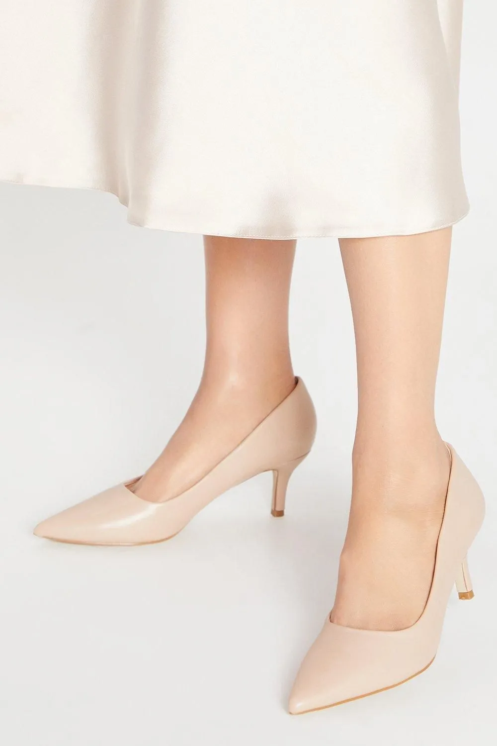 Bailey Medium Stiletto Pointed Court Shoes