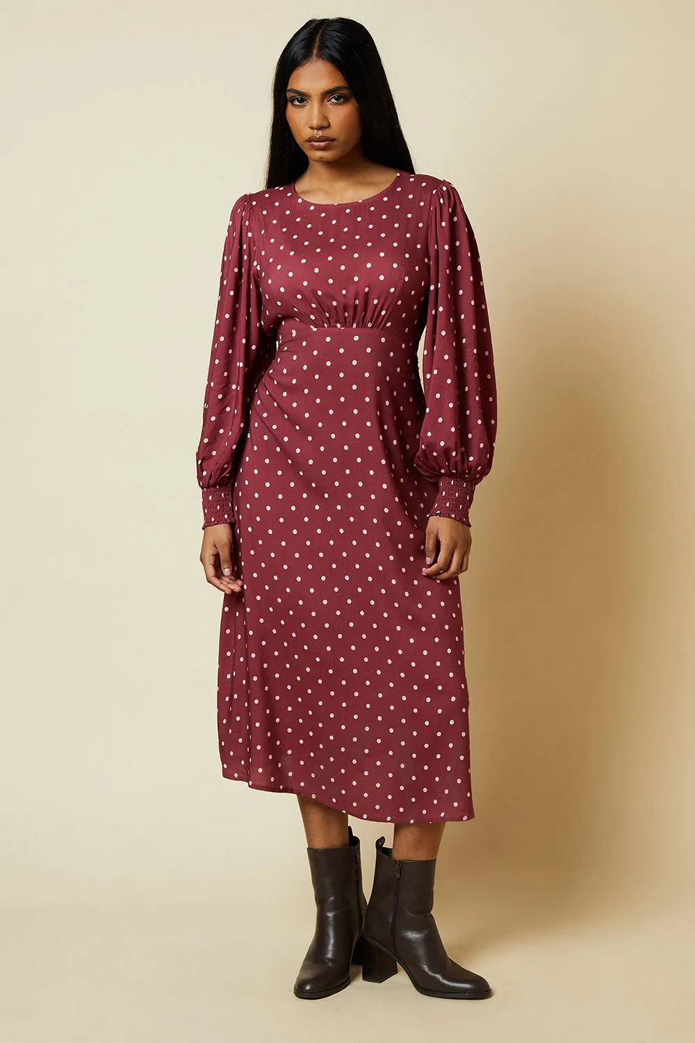 Petite Berry Spot Shirred Cuff Midi Dress