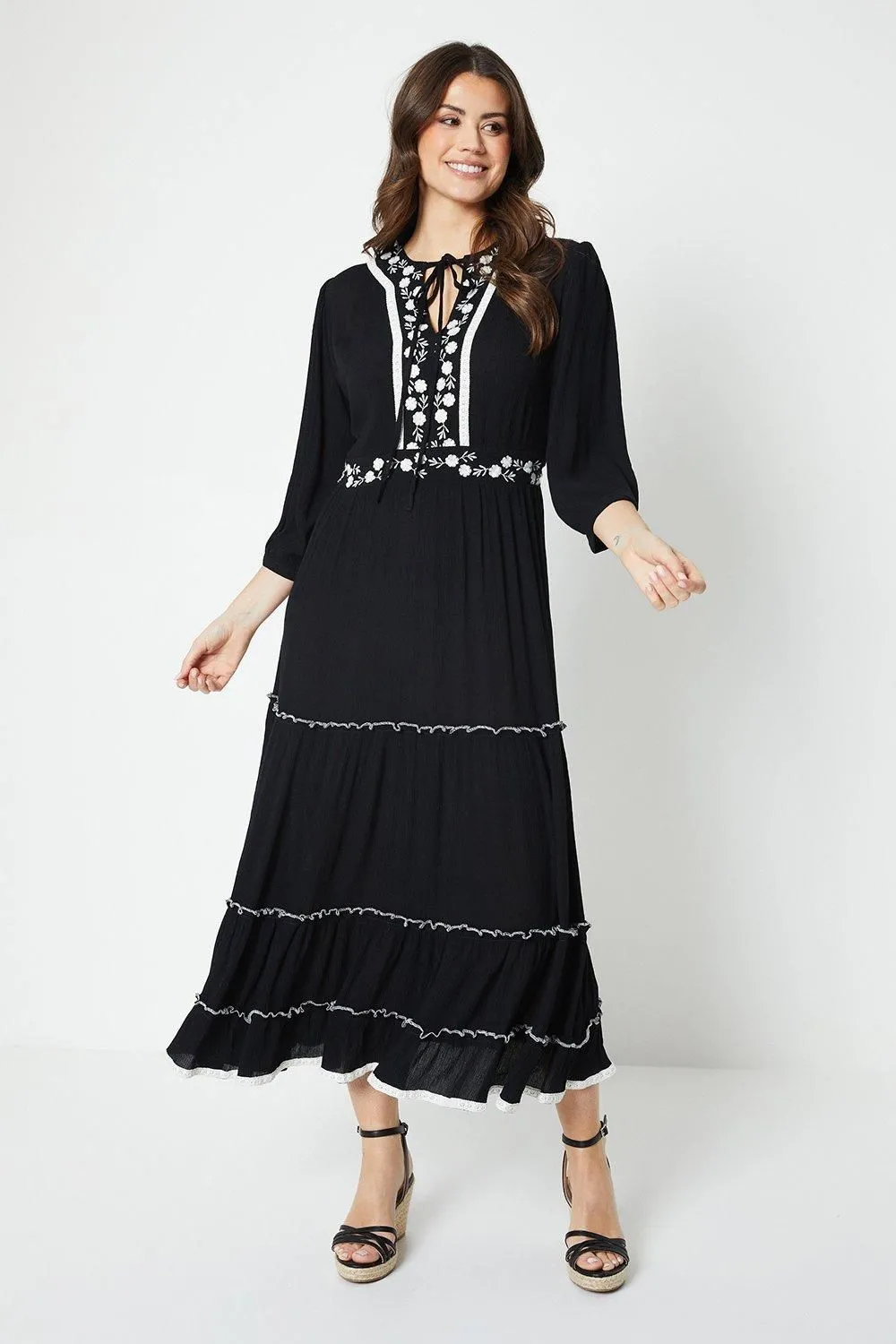 Viscose Crinkle Contrast Embroidery Midi Dress