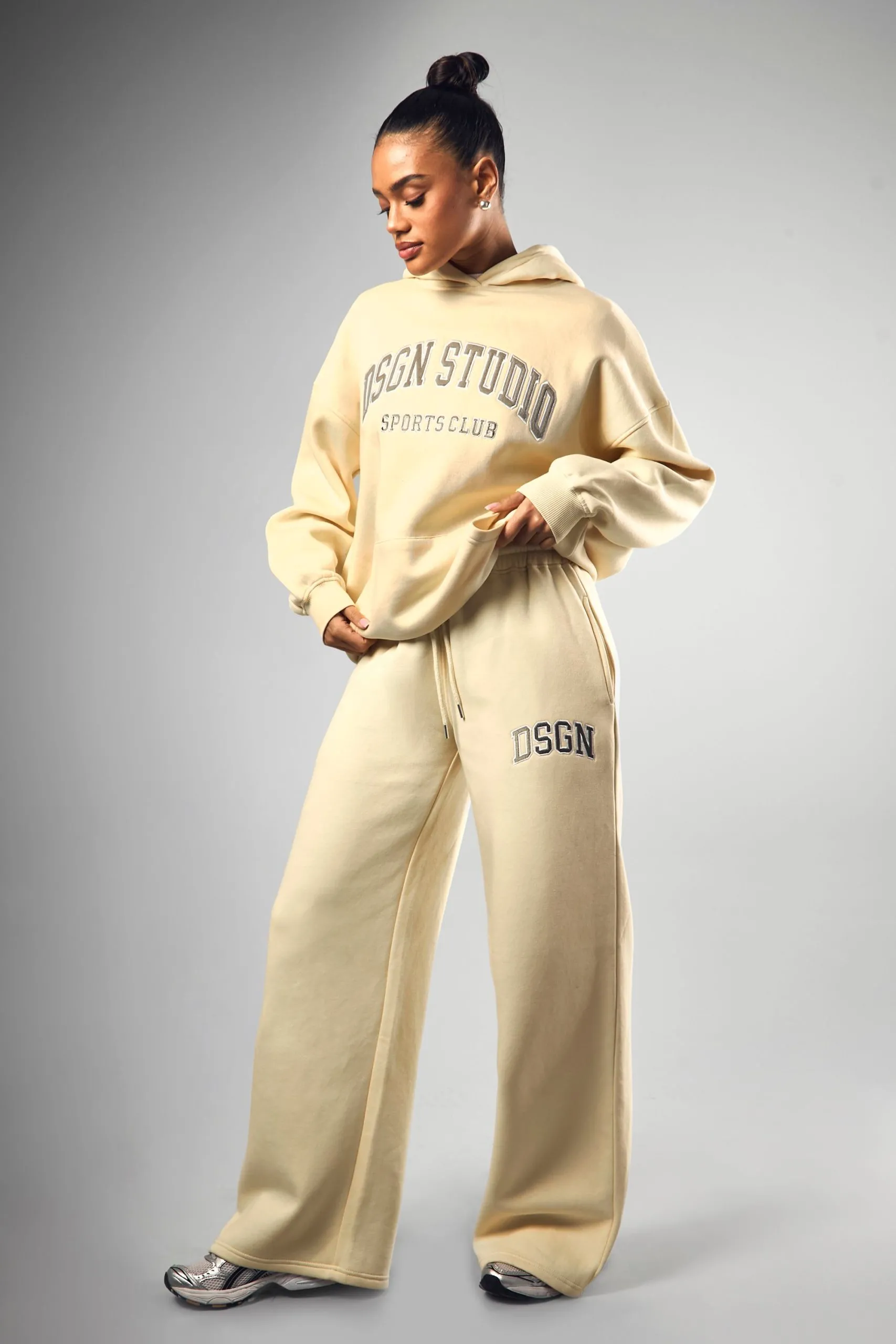 DSGN Studio Applique Straight Leg Jogger