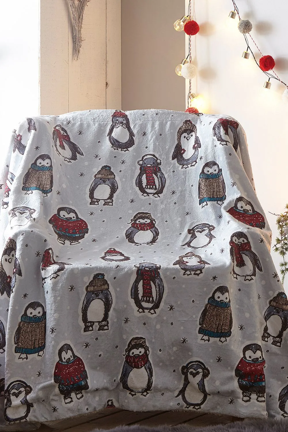 Snowy Penguins Sherpa Fleece Throw