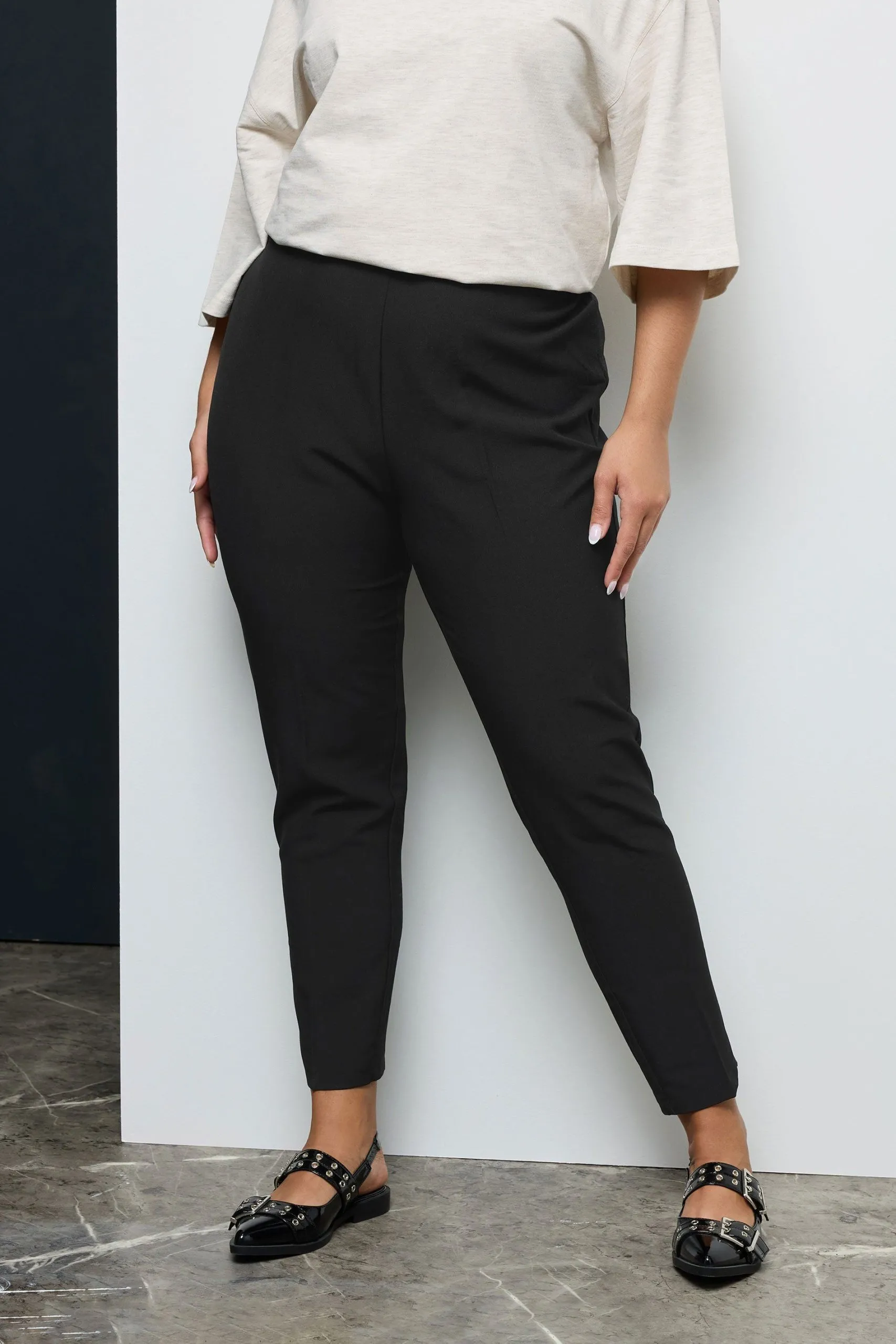 Tapered Trousers