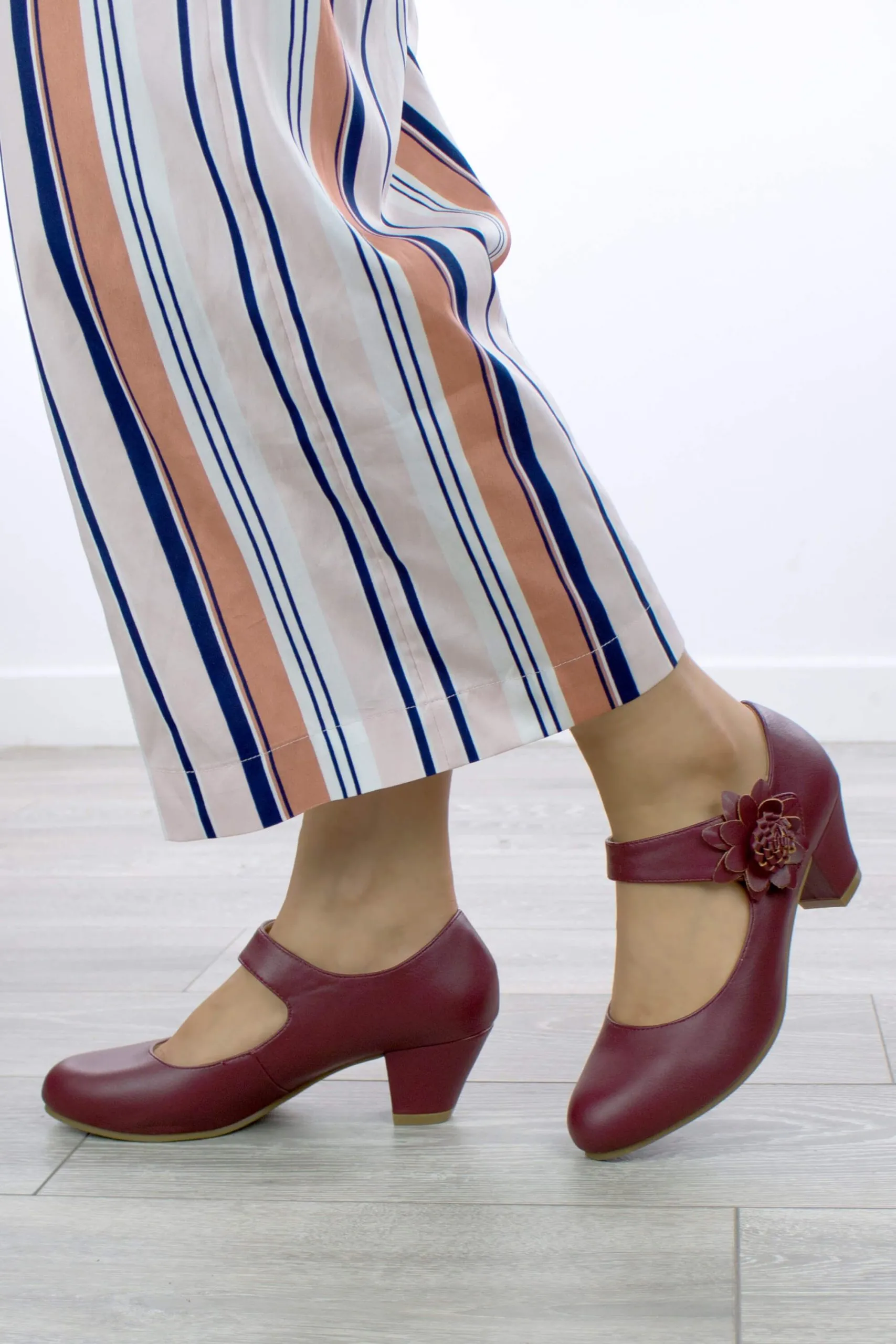 Mid Cuban Heel Flower Comfort Mary Jane  Court Shoes