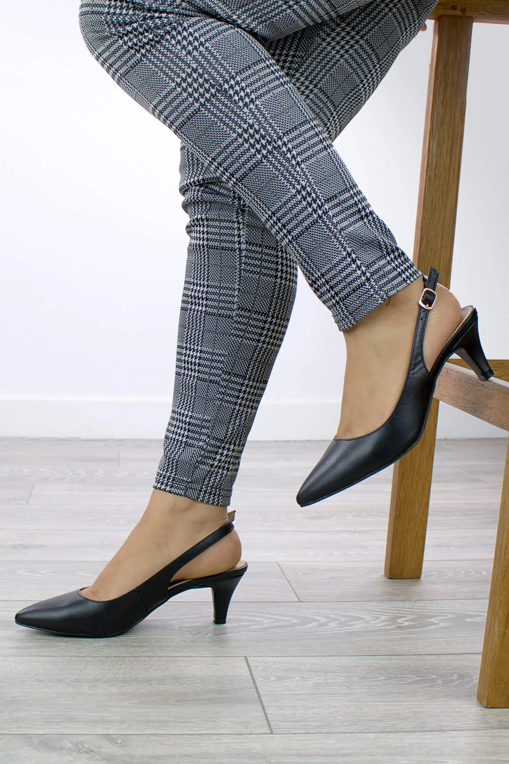 Mid Slim Heel Pointed Toe Slingback 50s Faux Leather Court Shoes