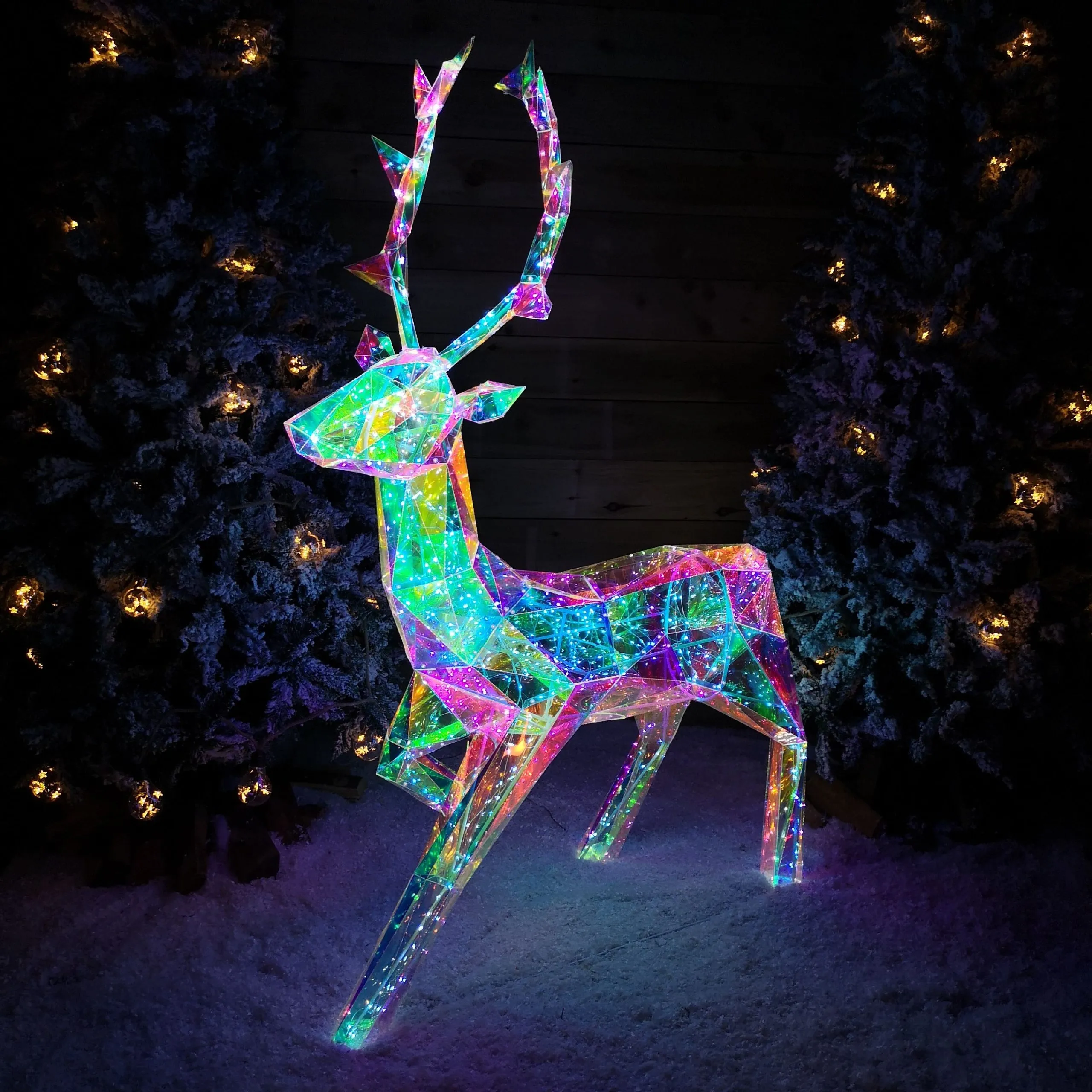 1.4m Light up Standing Iridescent Dreamlights Christmas Stag with 600 White LEDs