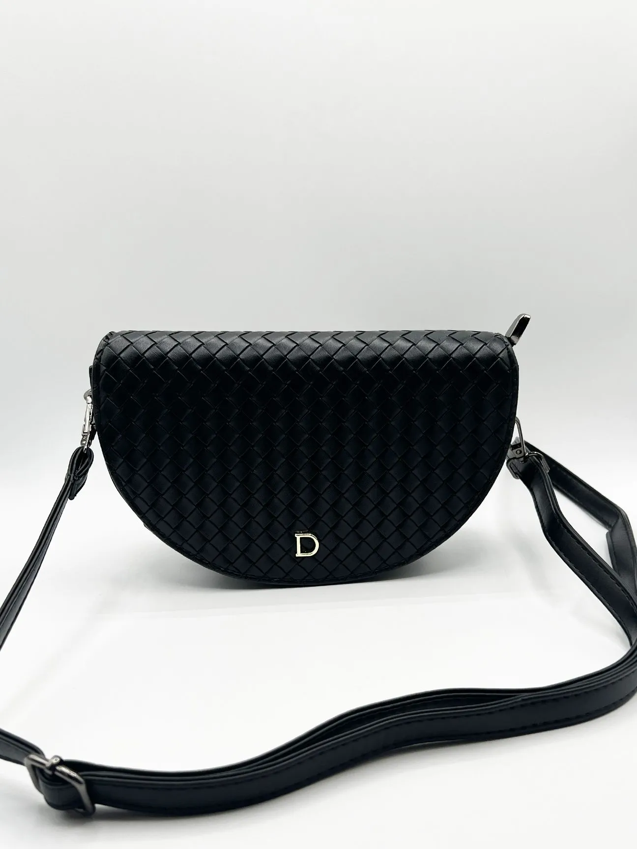 Woven Round Based Cross Body Bag