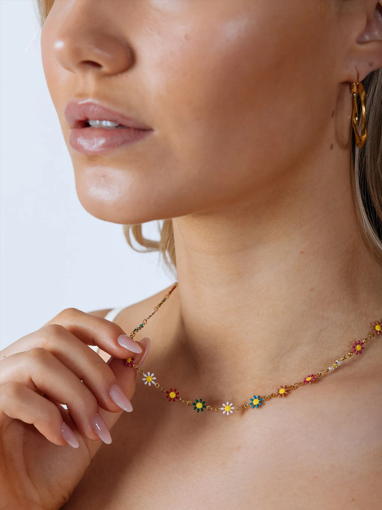 Daisy Chain Necklace in Multi Gold