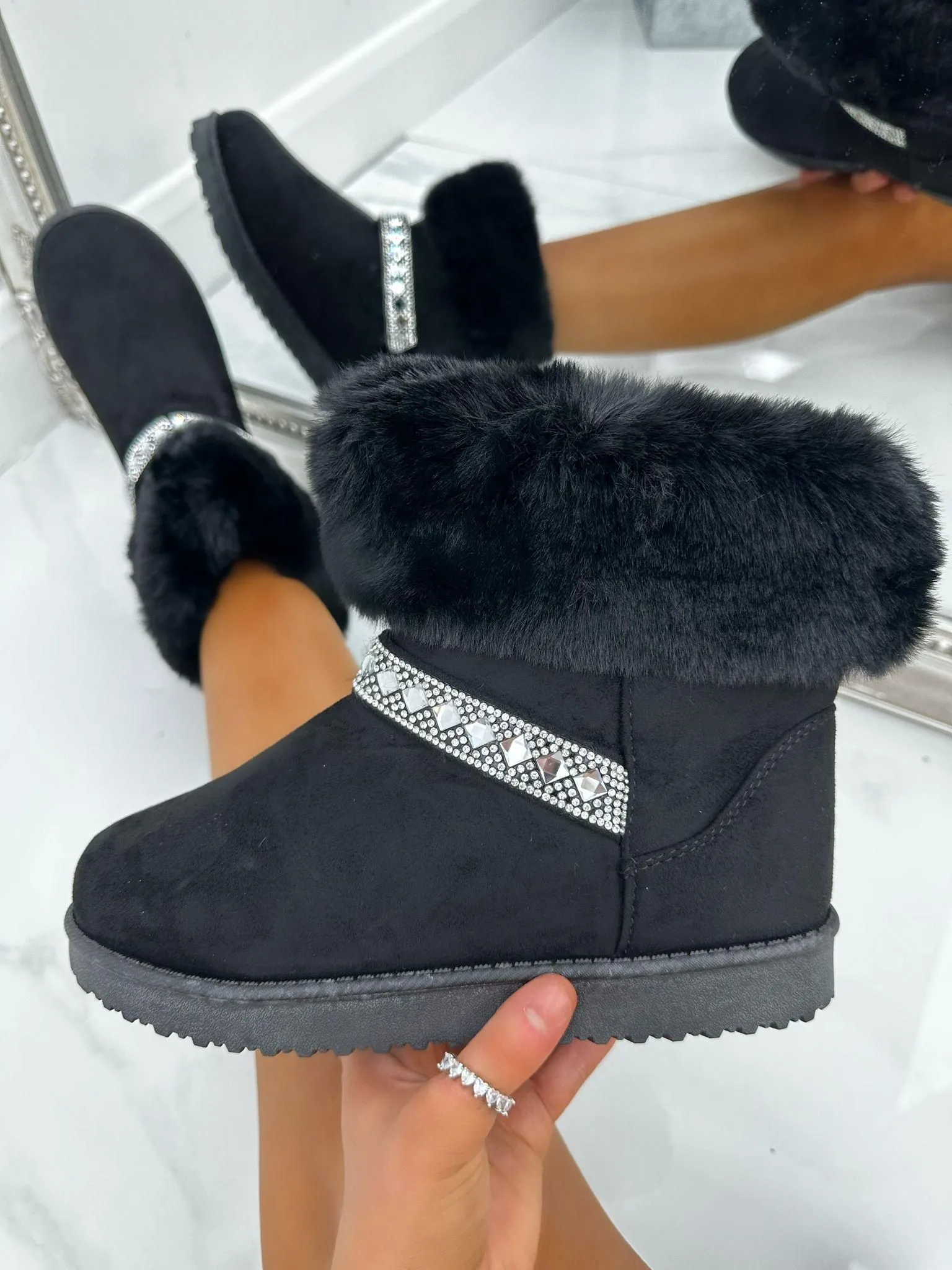 Crystal Deluxe Diamond Snugg Style Boots