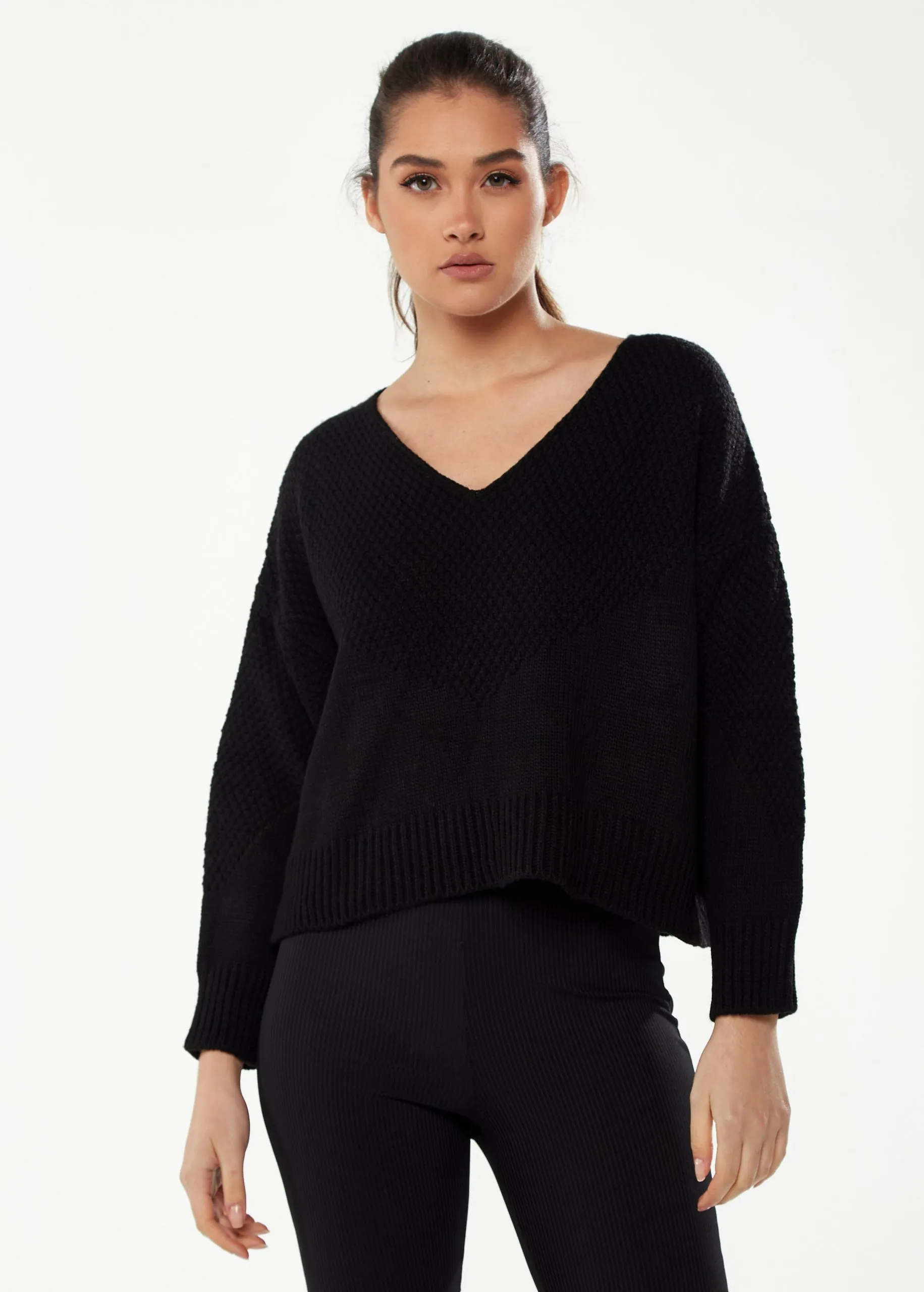 V-Neck Jumper in Black