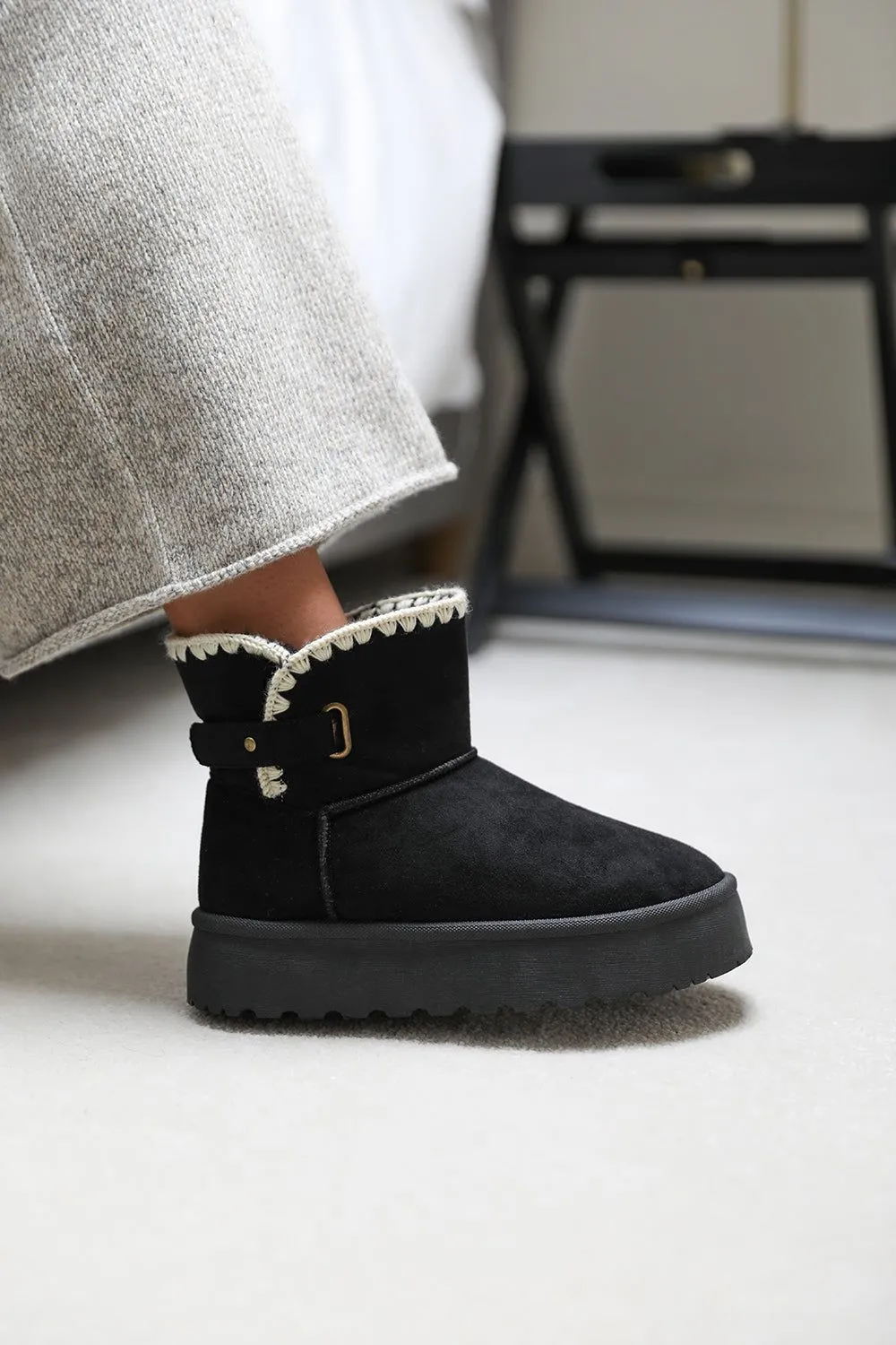 'Zyla' Flatform Fur Lining Ankle Boot With Velcro Fastening