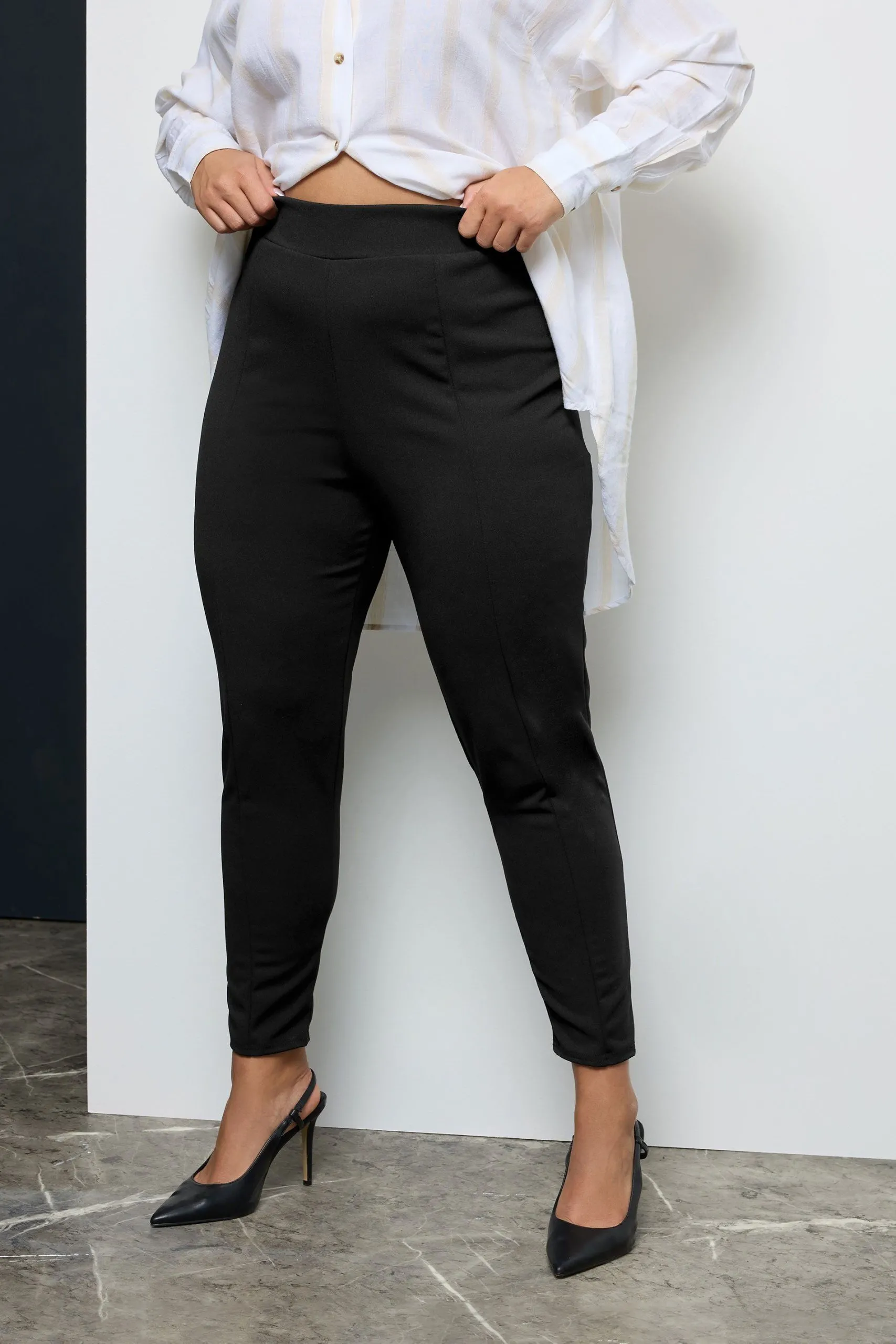 Stretch Tapered Trousers