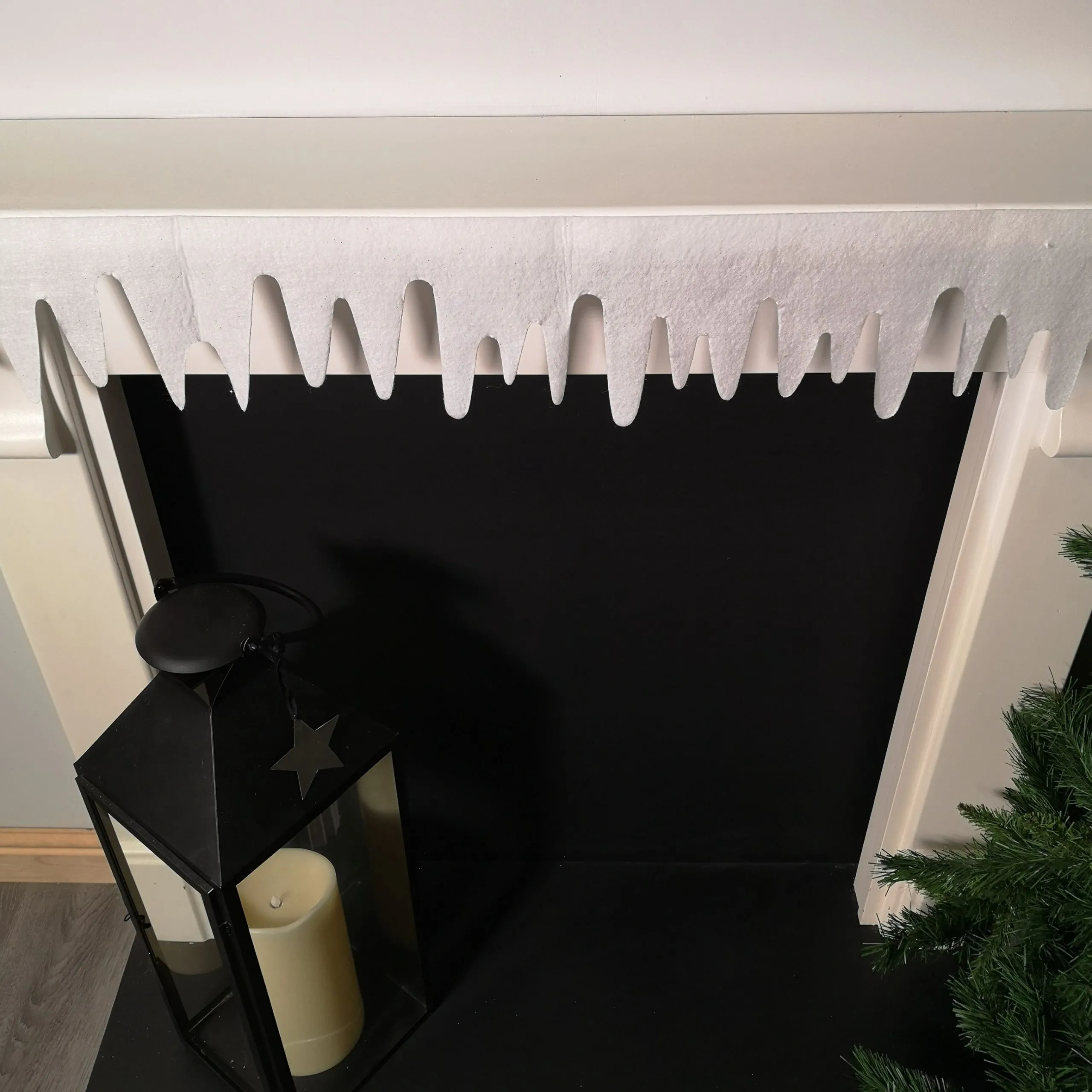Premier White Felt 18cm x 240cm Decorative Glitter Christmas Icicle Fringe Wall Fireplace Decoration